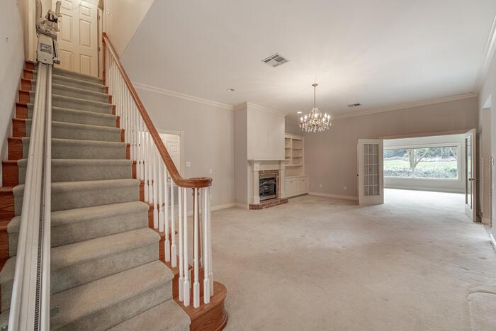 LIVING ROOM Listing photo 8