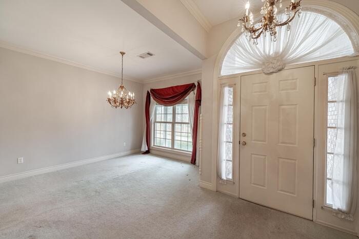 FORMAL DINNING Listing photo 7