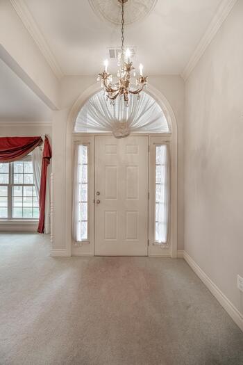 FRONT ENTRANCE Listing photo 6