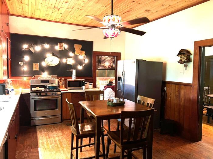 KITCHEN Listing photo 16