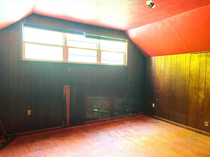UPSTAIRS BED Listing photo 27